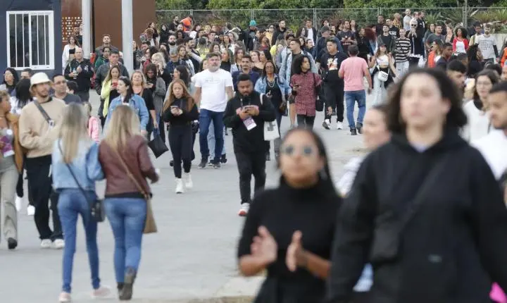 Governo federal assina regras para proteger consumidores em eventos