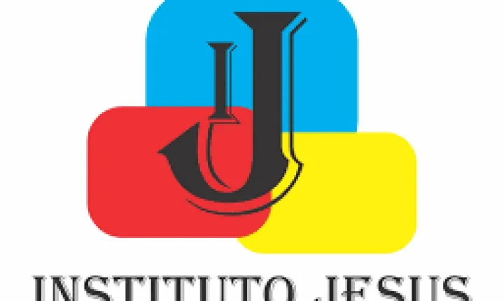 Grupos de idosos participam de visita guiada ao Espaço Histórico do Instituto Jesus
