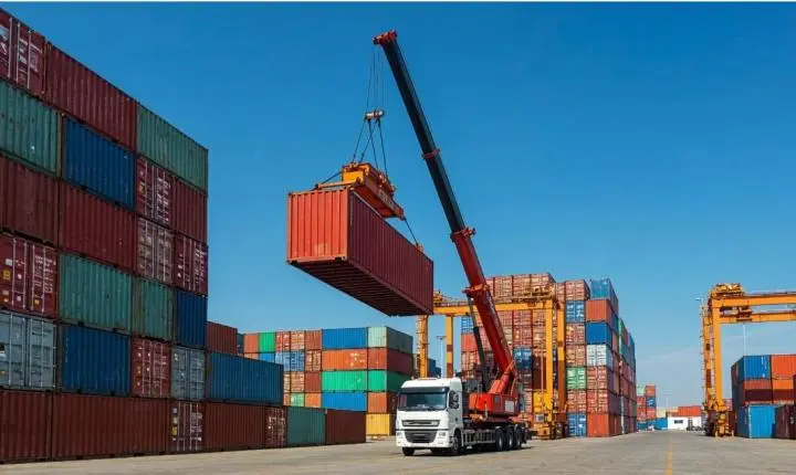 Importações de Itajaí (SC) crescem mais de US$ 1 bilhão em 2026 e cidade mantém liderança nacional