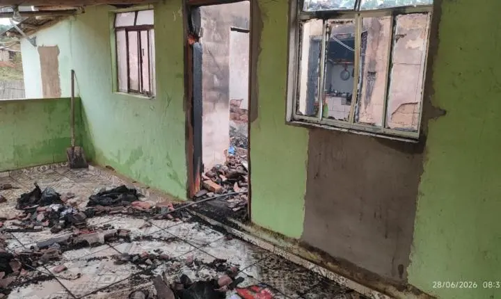 Incêndio destrói 75% de casa na zona rural de Ibertioga; não houve vítimas