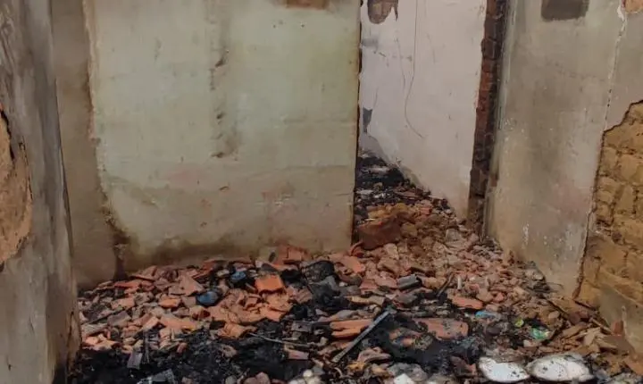 Incêndio destrói 75% de casa na zona rural de Ibertioga; não houve vítimas
