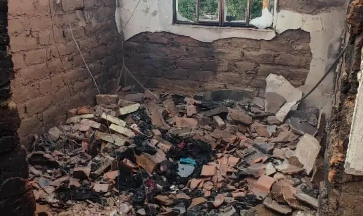 Incêndio destrói 75% de casa na zona rural de Ibertioga; não houve vítimas