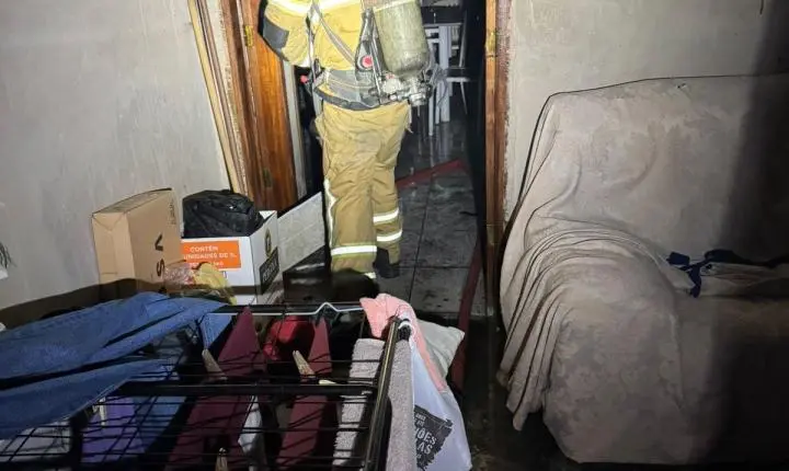 Incêndio destrói residência no bairro São Mateus, em Juiz de Fora