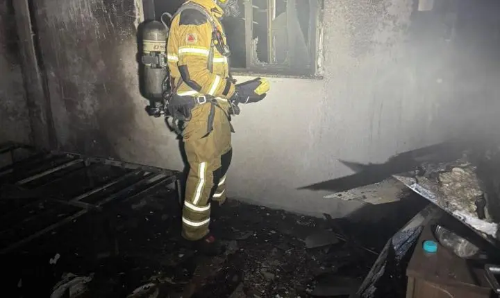 Incêndio destrói residência no bairro São Mateus, em Juiz de Fora