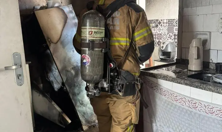 Incêndio em apartamento no Centro de Juiz de Fora mobiliza Bombeiros e deixa nove moradores intoxicados por fumaça