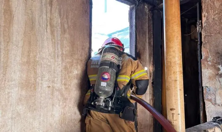 Incêndio em residência em Lagoa Dourada mobiliza bombeiros e levanta suspeita de ação criminosa