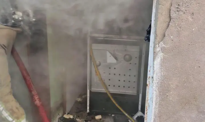 Incêndio em residência mobiliza bombeiros no bairro Progresso, em Juiz de Fora