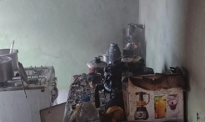 Incêndio em residência mobiliza bombeiros no bairro Progresso, em Juiz de Fora