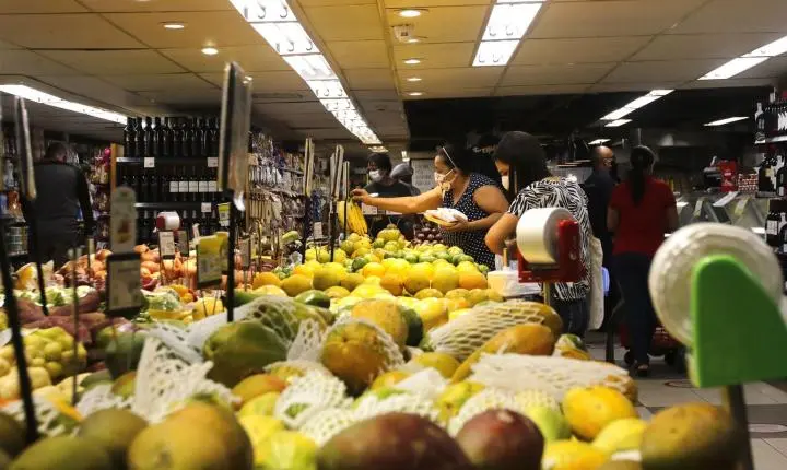 INPC acumula alta de 4,29% em doze meses conforme dados oficiais
