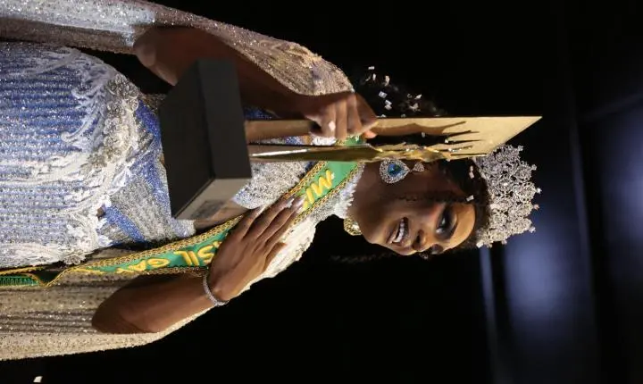 Jade Hwskaier, do Rio de Janeiro, vence o Miss Brasil Gay 2025 em Juiz de Fora