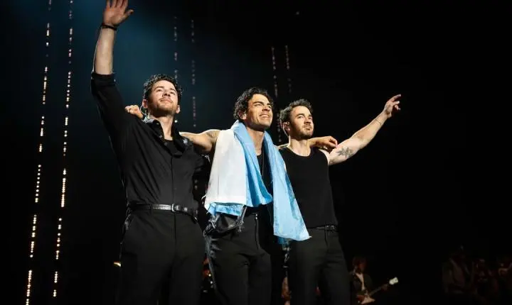 Jonas Brothers voltam a São Paulo dia 13 e repertório da banda vira aliado no aprendizado de inglês