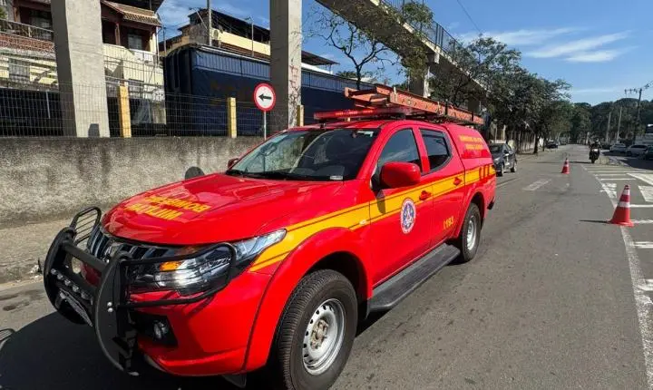 Jovem sem documentos fica em estado grave após ser atropelado por trem em Juiz de Fora