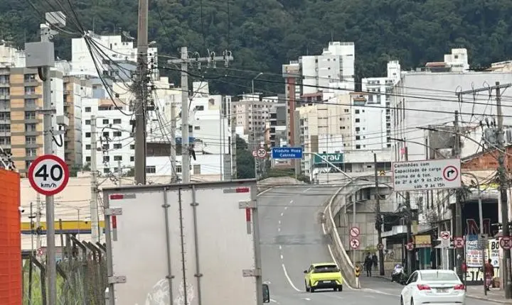 Juiz de Fora ganha novos pontos de fiscalização eletrônica; Viaduto Roza Cabinda é monitorado