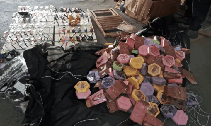 Mais de 400 produtos são retirados de circulação em ação da Operação Comércio Legal no Centro, em Juiz de Fora