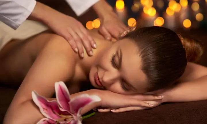 Massagem tântrica e sensual é segura? O que observar antes de agendar uma sessão em Curitiba
