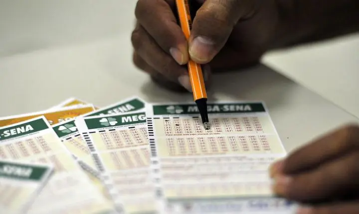 Mega-Sena acumula e prêmio principal atinge R$ 65 milhões