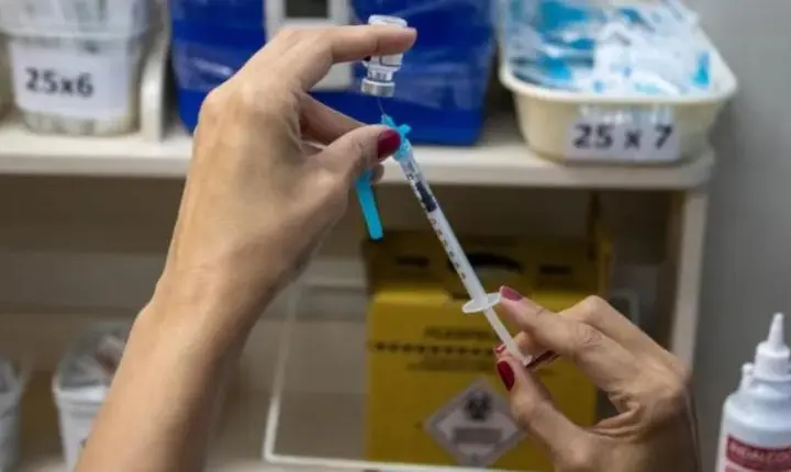 Minas Gerais reforça vacinação contra febre amarela após identificação do vírus em primatas
