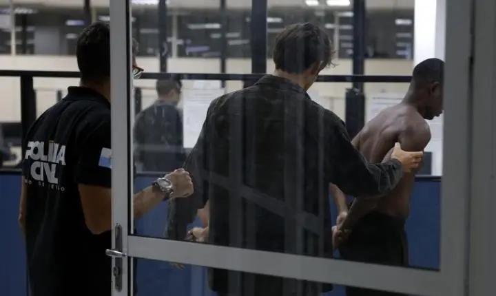 Ministros farão reunião de emergência com Castro nesta quarta-feira