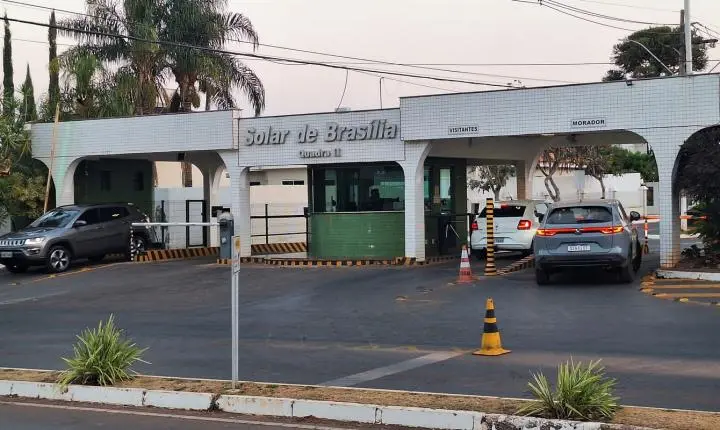 Ministro Alexandre de Moraes nega visita de Javier Milei a Jair Bolsonaro em prisão domiciliar
