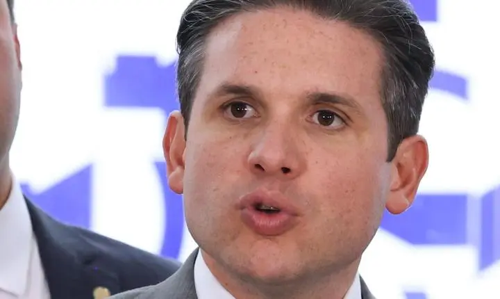 Câmara dos Deputados institui comissão para debater PEC da redução da escala 6x1