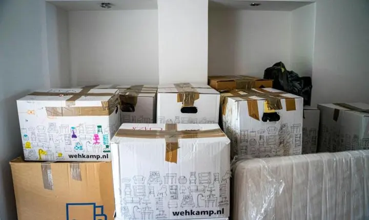 Mudança em Curitiba: prédios antigos, chuva e regras de condomínio podem encarecer o orçamento