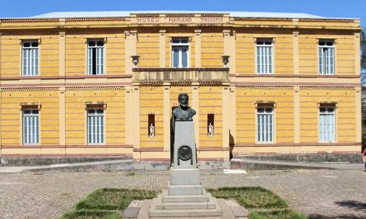 Museu Mariano Procópio promove nova edição de visitação noturna guiada com lanternas