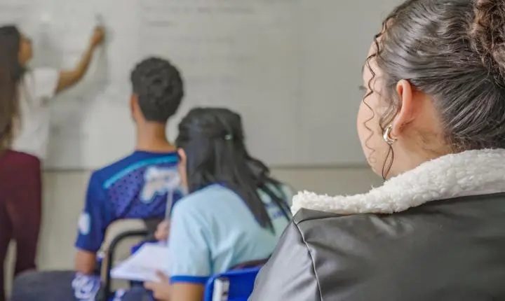 Pé-de-Meia: estudantes nascidos em maio e junho recebem incentivo frequência nesta quarta-feira