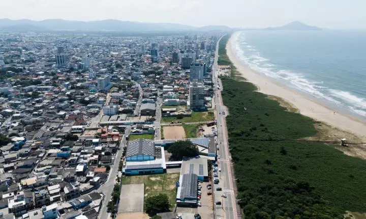 Ninguém está falando dela: cidade do litoral de SC cresce 40% em lançamentos imobiliários em três anos