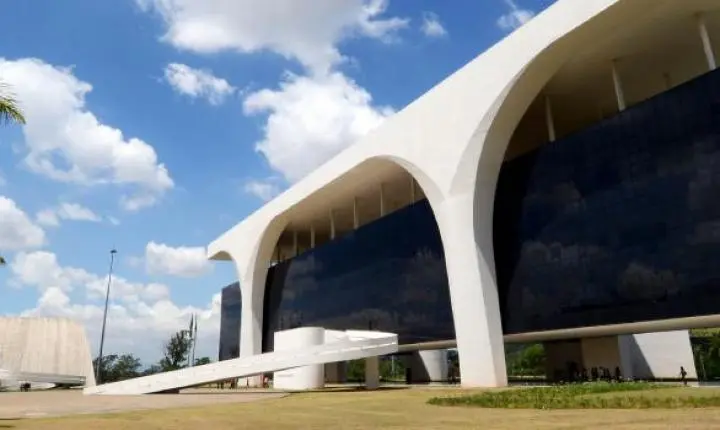 Novo lote de nomeações do concurso da Educação é publicado em Minas Gerais