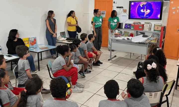 Obras de drenagem no Bairro Industrial contam com oficinas de educação ambiental para crianças