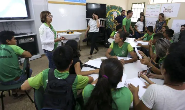 Estudantes nascidos em novembro e dezembro recebem a quarta parcela do Pé-de-Meia