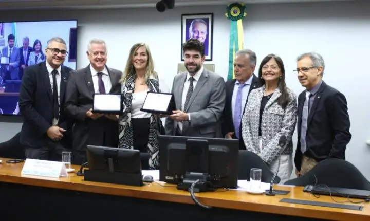 Prioridade para testes com polilaminina para lesão medular é defendida na Câmara