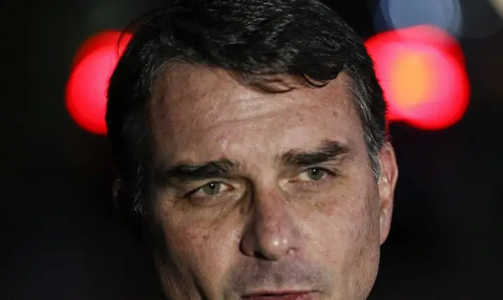 PF aponta cobranças de Flávio Bolsonaro por recursos para o filme Dark Horse