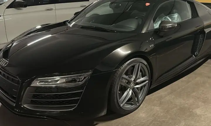 PF apreende carros de luxo em operação contra o 'Careca do INSS'