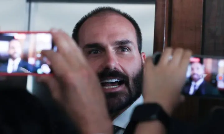 PGR defende condenação de Eduardo Bolsonaro por coação em caso do tarifaço