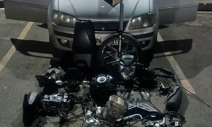 Polícia Militar intercepta veículo e recupera motocicleta furtada em Congonhas