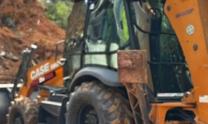 Prefeitura de Juiz de Fora intensifica desobstrução de vias após liberação da Defesa Civil