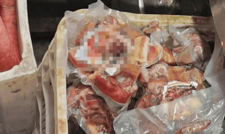Prefeitura de Juiz de Fora interdita indústria por fraude em selo de inspeção de carnes