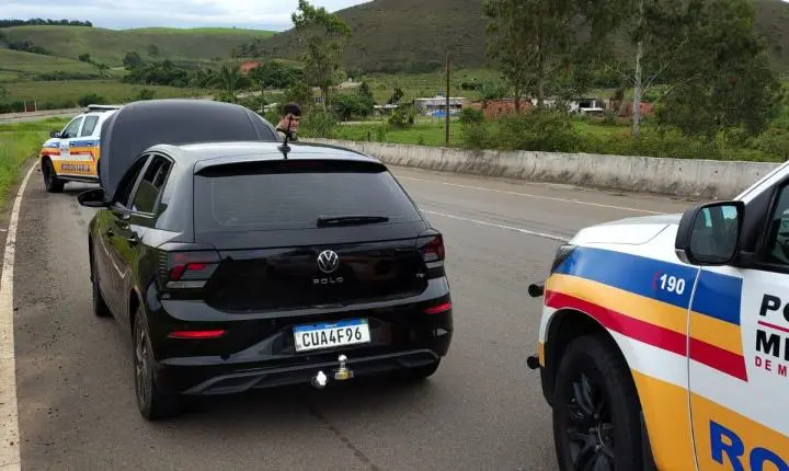 PRF apreende 217 frascos de lança-perfume e resgata adolescentes em Carandaí