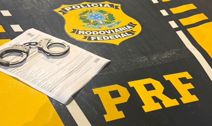 PRF prende em Barbacena homem com extensa ficha criminal e documentos falsos