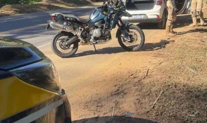 PRF recupera veículo roubado no Rio de Janeiro durante fiscalização na BR-116