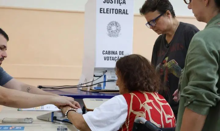 Primeiro turno das eleições registra salto de 43% de eleitores idosos