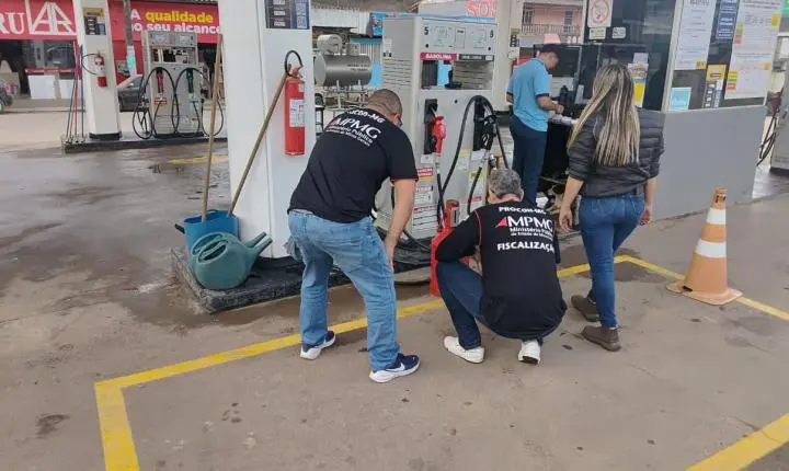 Procon-MPMG realiza fiscalização em postos de combustíveis e autua 15 locais