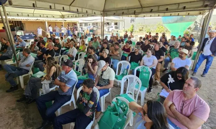 Produtores de cachaça discutem inovação e valorização da produção em Alto Rio Doce