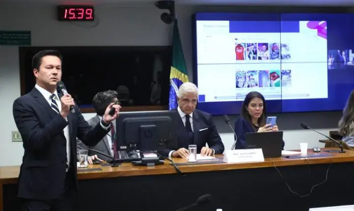 Pirataria de produtos esportivos atinge 34% do mercado e causa prejuízo econômico de R$ 32 bilhões