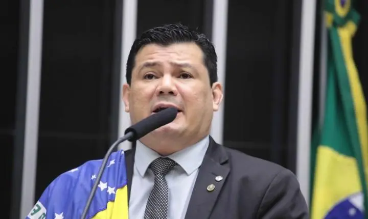 Projeto na Câmara busca expandir porte de arma para guardas civis municipais e vigilantes