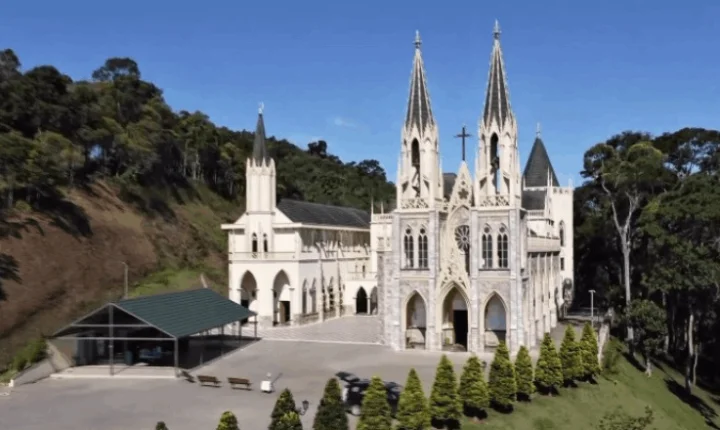 Projeto 'Caminhando pela História' oferece visitas guiadas gratuitas em celebração aos 176 anos de Juiz de Fora