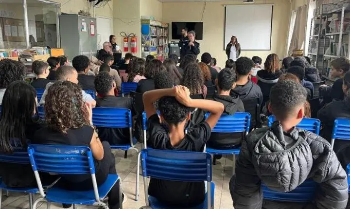 Projeto da Guarda Municipal realiza conscientização sobre bullying e cyberbullying em escola de Juiz de Fora