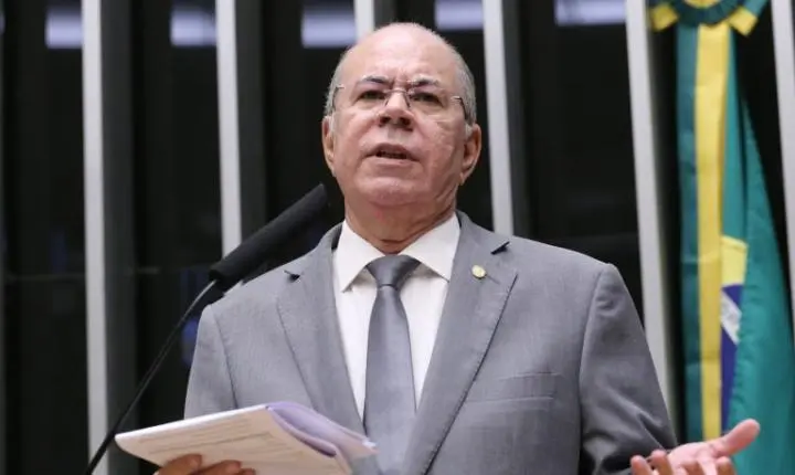 Projeto exige que câmaras municipais recebam informações sobre obras públicas e transparência administrativa