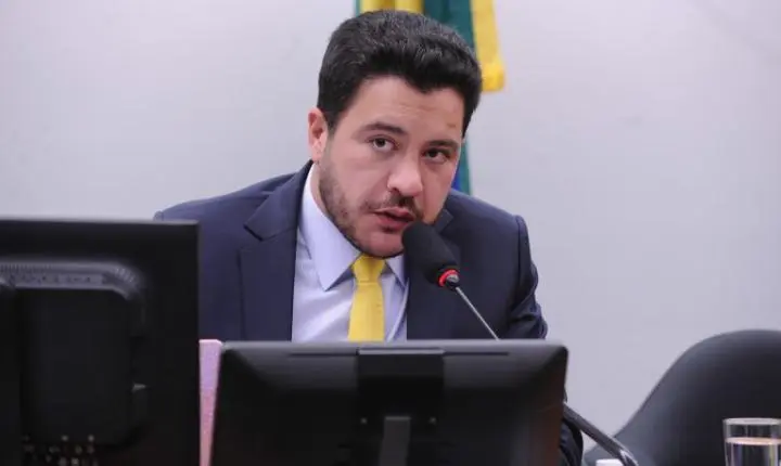 Projeto de lei propõe alteração no Bolsa Família para pessoa com deficiência que necessita de cuidador